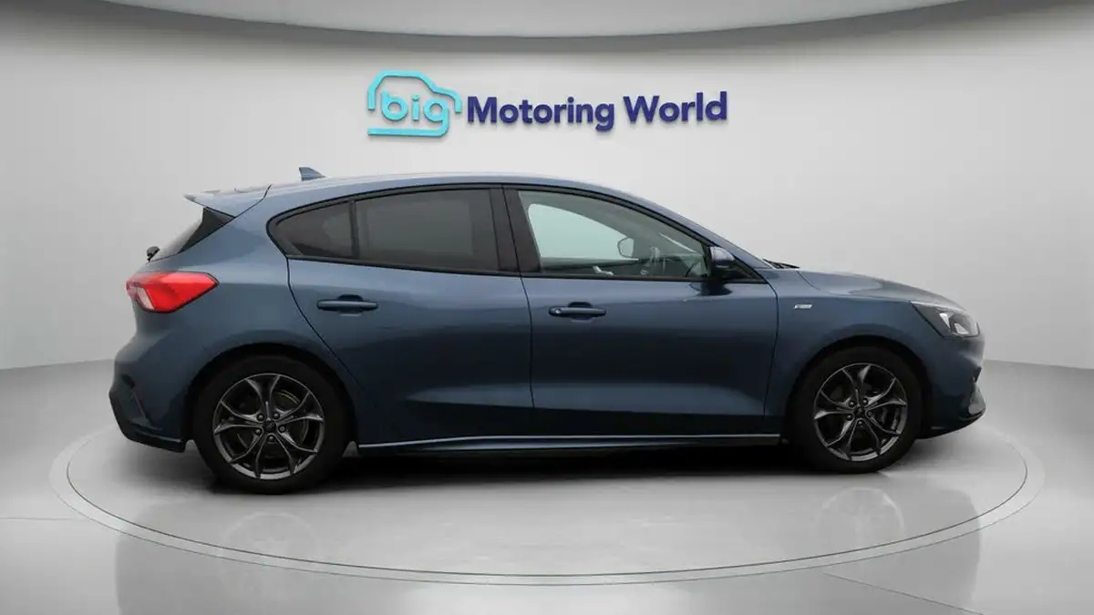 2021-ford-focus-15-st-line-edition-hatchback-big-8