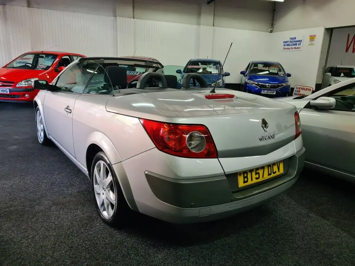 2007-renault-megane-19td-dynamique-130-non-coupe-convertible-2d-big-3