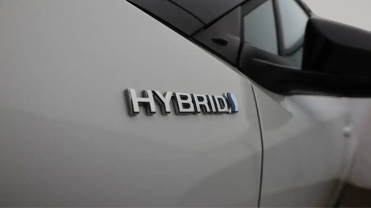 2022-toyota-c-hr-18-vvt-i-gr-sport-big-21