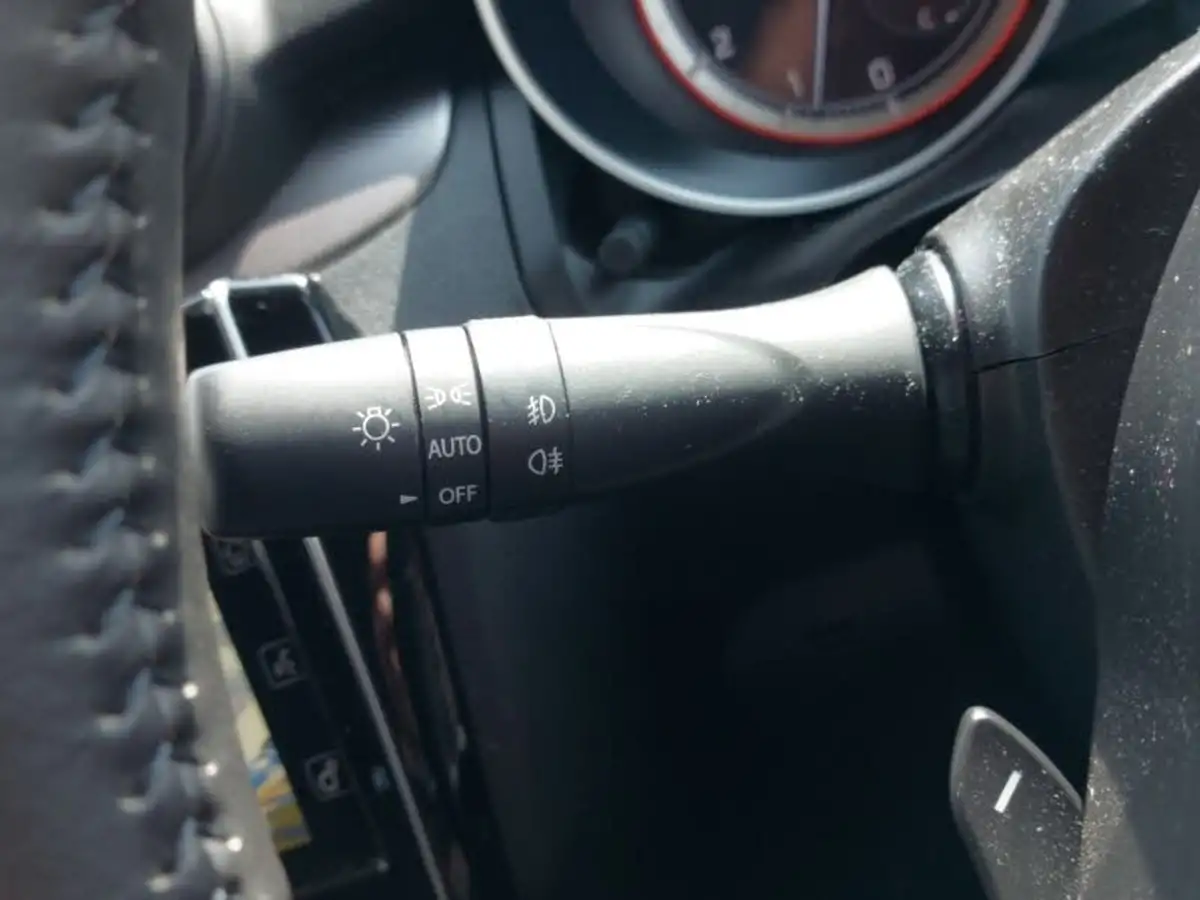 2022-suzuki-swift-12-dualjet-sz5-cvt-big-16