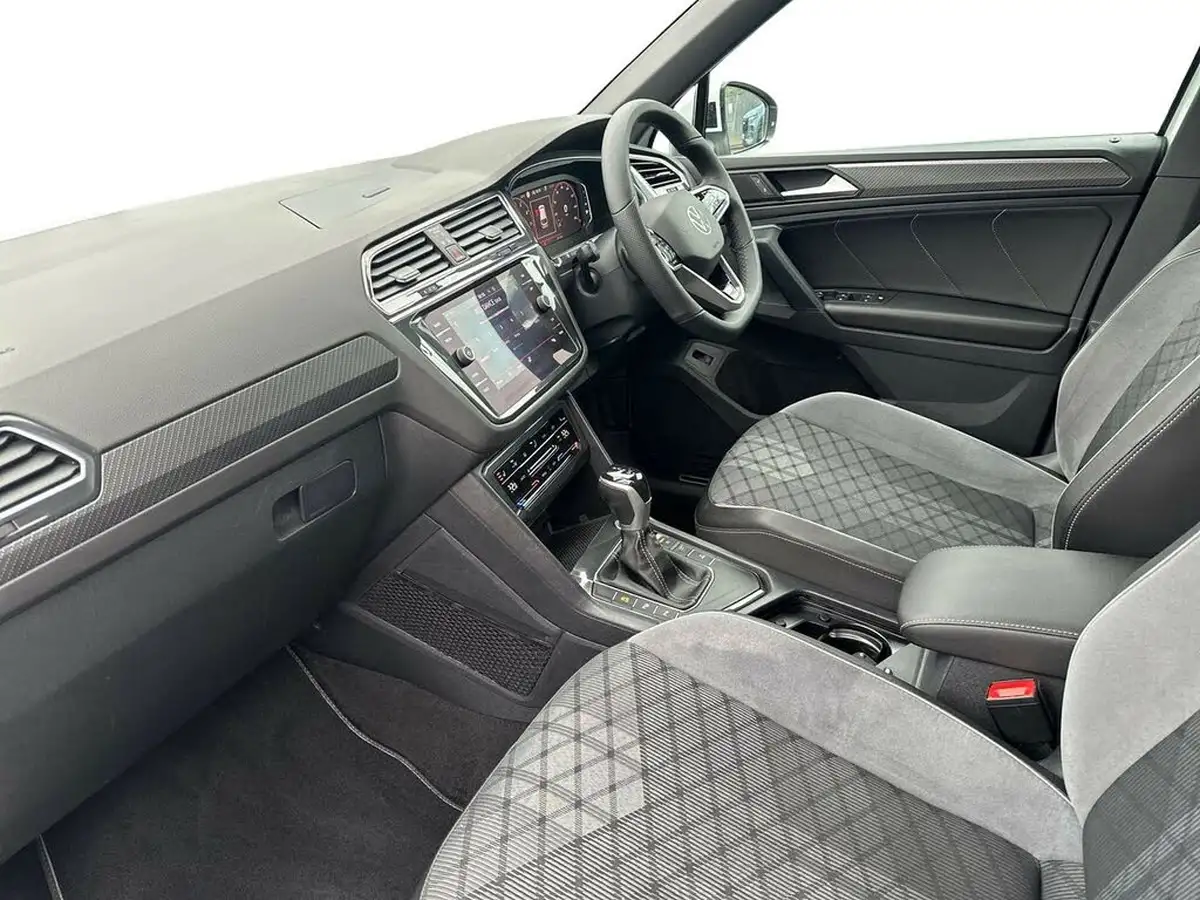 2021-volkswagen-tiguan-big-10
