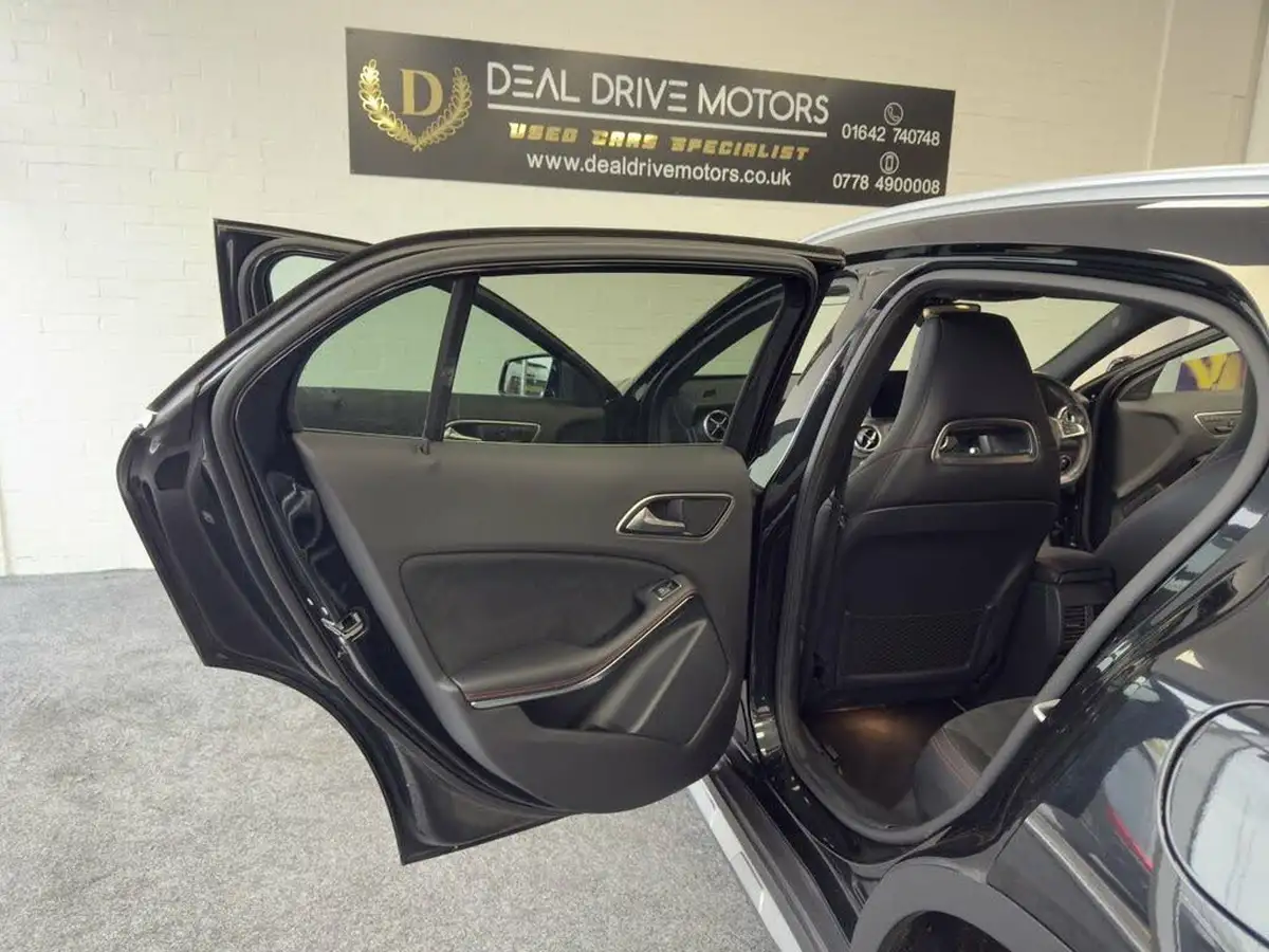 2017-mercedes-benz-gla-class-21d-gla-220d-amg-line-premium-plusss-big-14