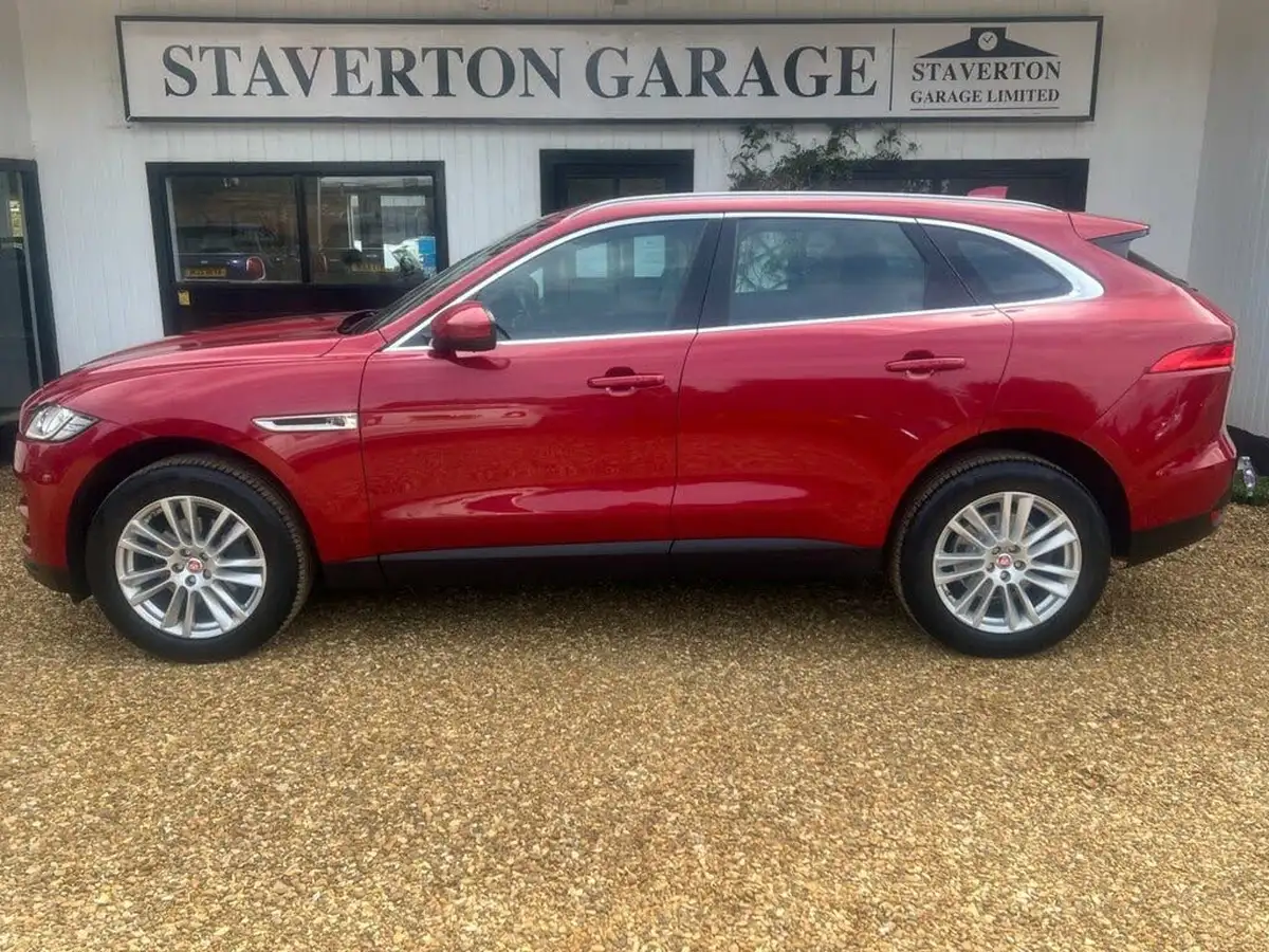 2016-jaguar-f-pace-20-i4d-portfolio-awd-auto-big-15
