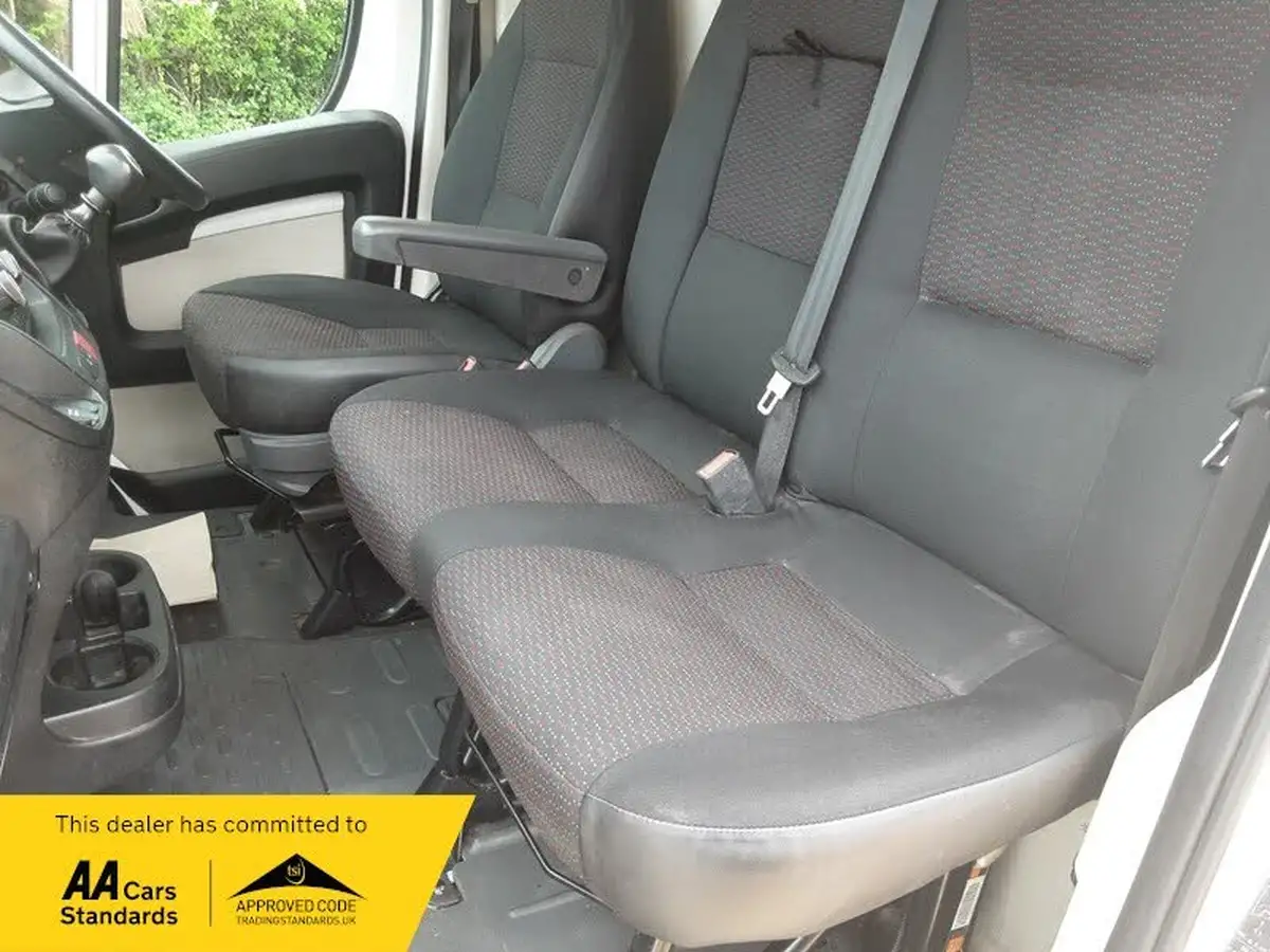 2018-peugeot-boxer-20-bluehdi-professional-335-l3-h2-big-9