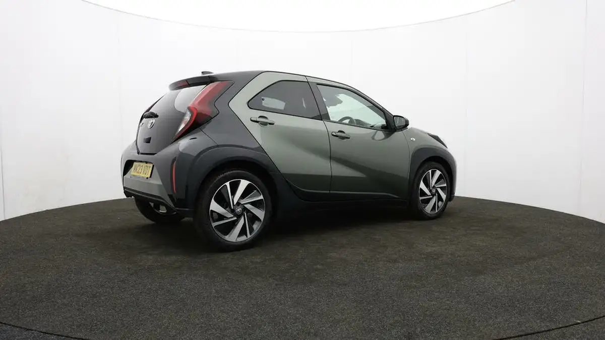 2023-toyota-aygo-x-10-vvt-i-edge-big-27