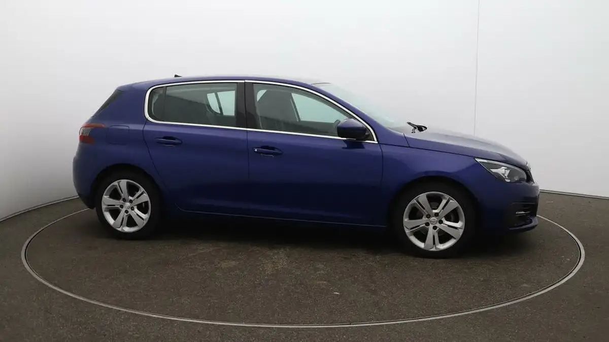 2018-peugeot-308-15-bluehdi-allure-15-bluehdi-big-49