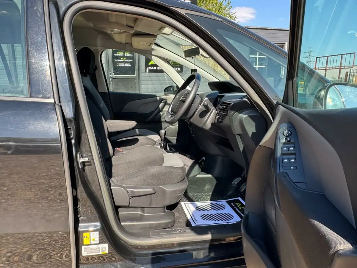 2015-citroen-grand-c4-picasso-16e-hdi-vtr-115ps-big-18