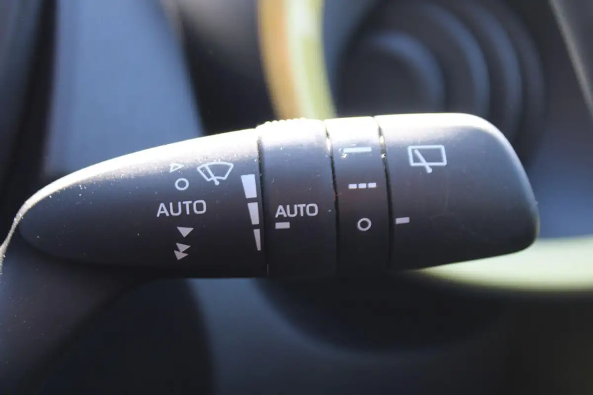 2023-toyota-aygo-x-10-vvt-i-edge-cvt-big-30