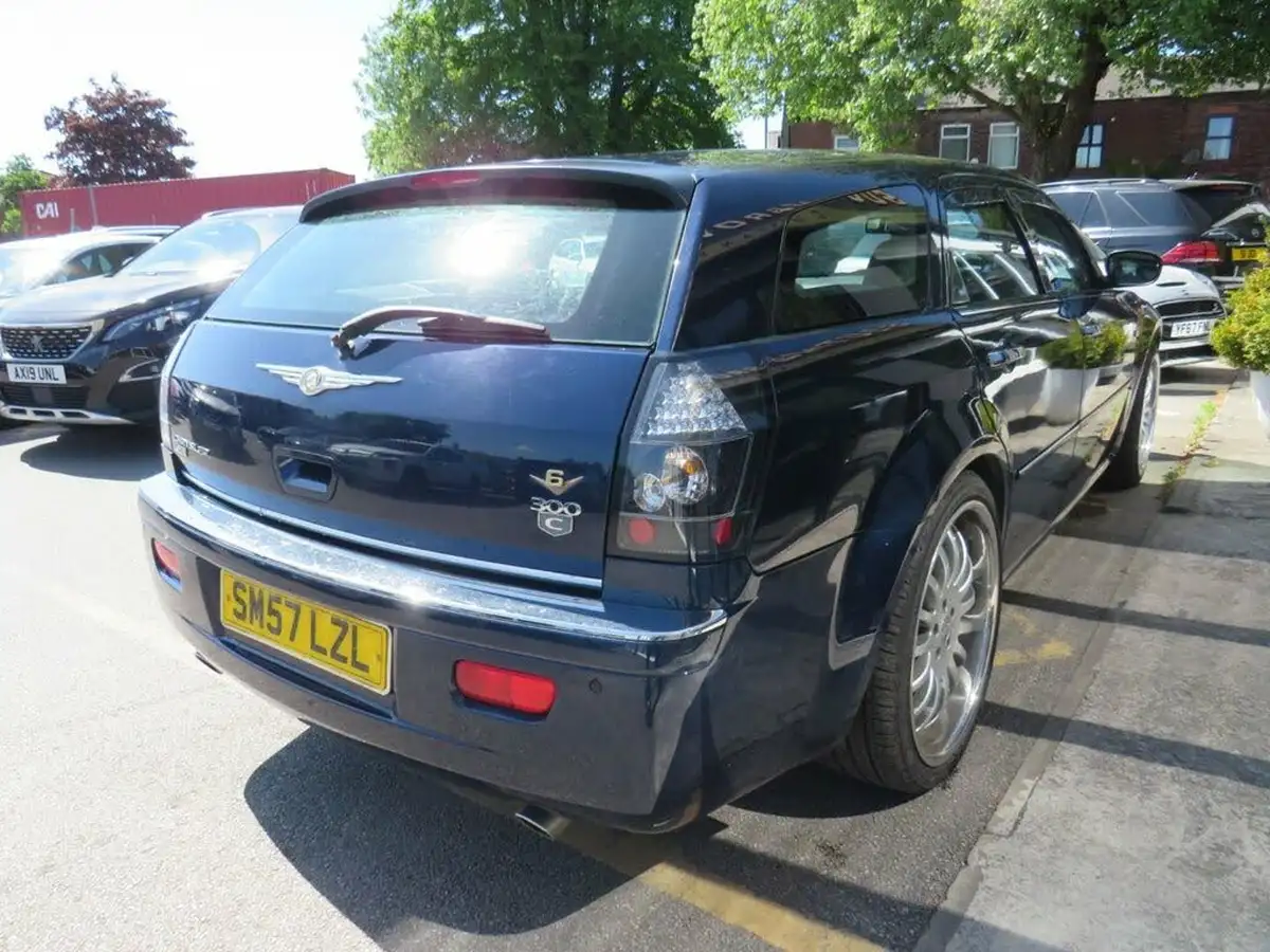 2007-chrysler-300c-30td-estate-5d-big-5