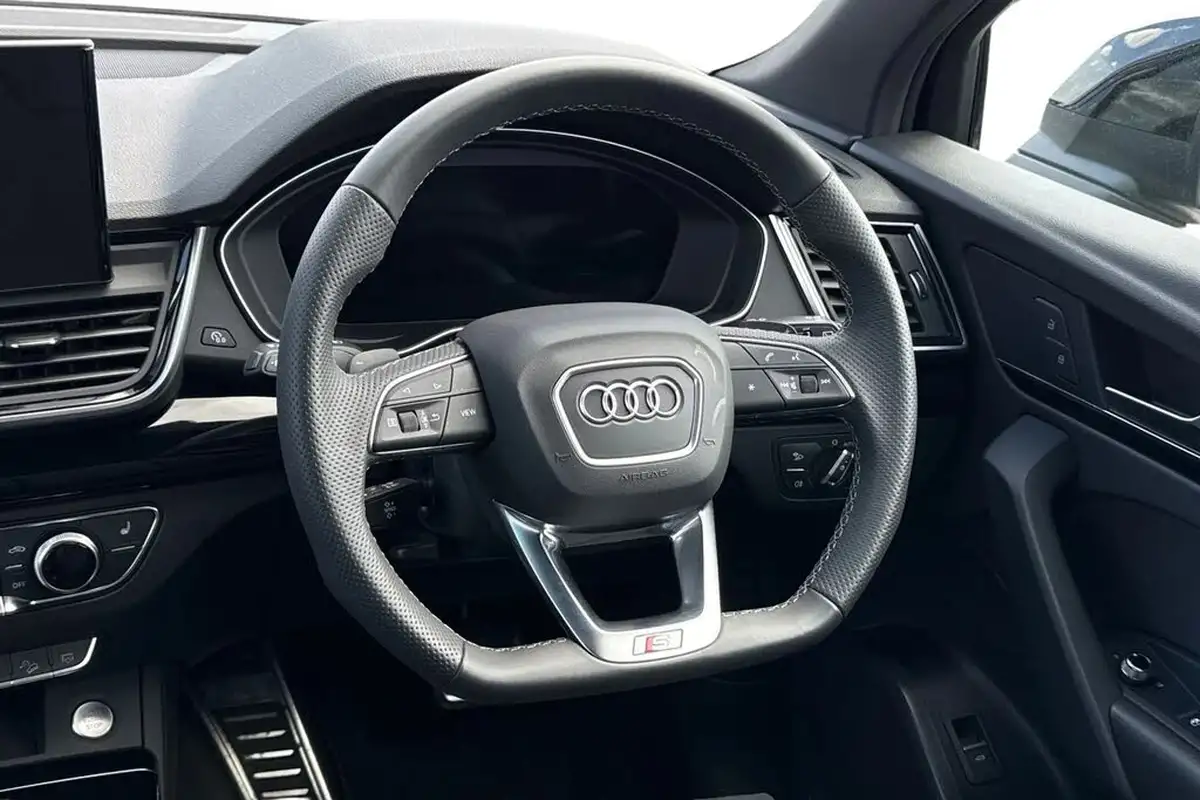 2024-audi-q5-20-45-tfsi-black-edition-station-wagon-big-17