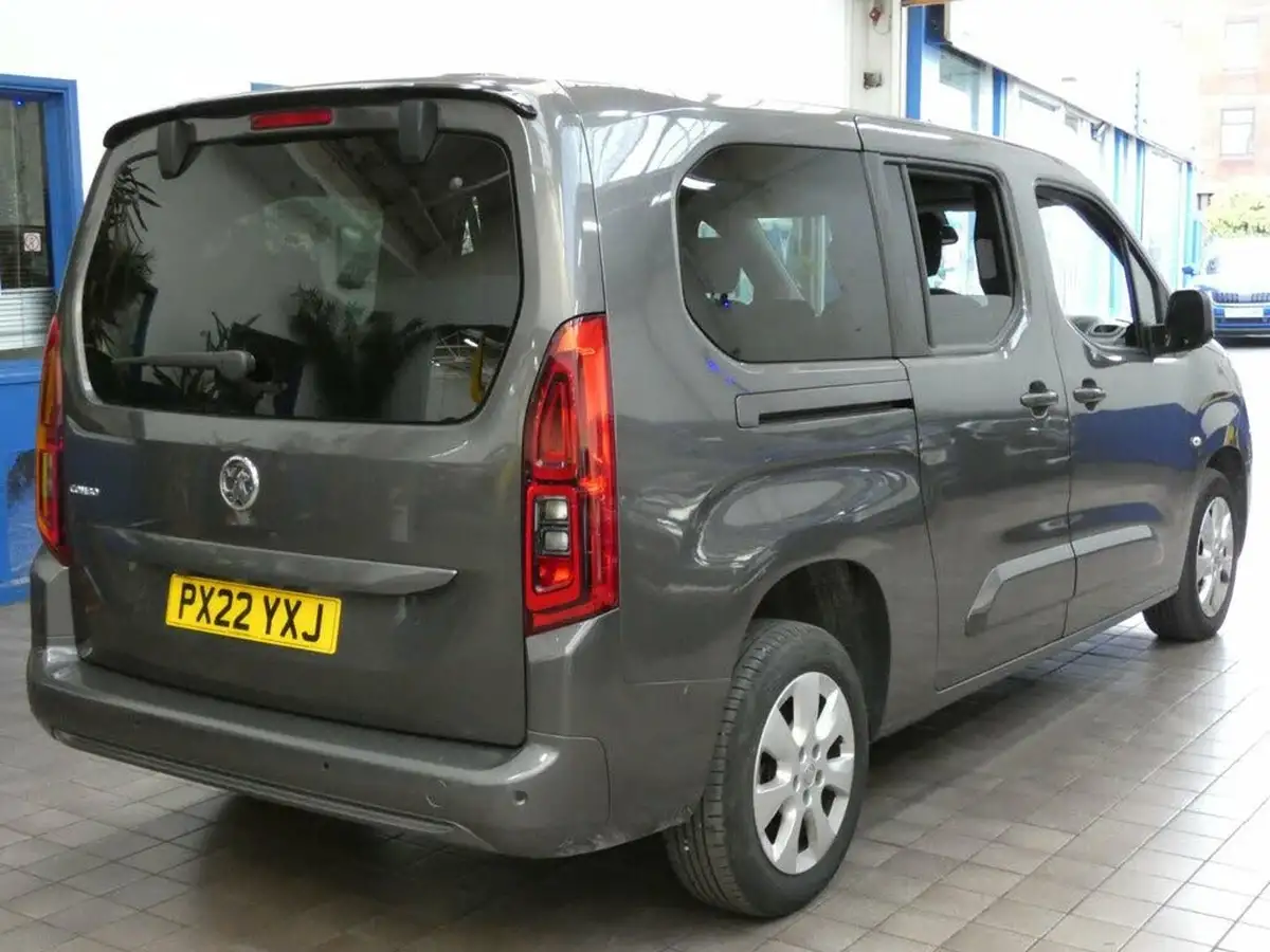 2022-vauxhall-combo-life-15-se-xl-100ps-big-21