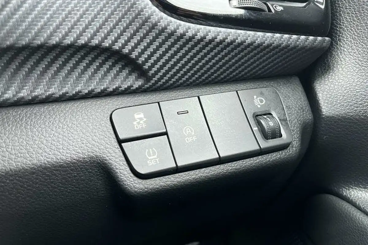2024-kia-stonic-10-t-gdi-gt-line-s-98bhp-dct-big-36