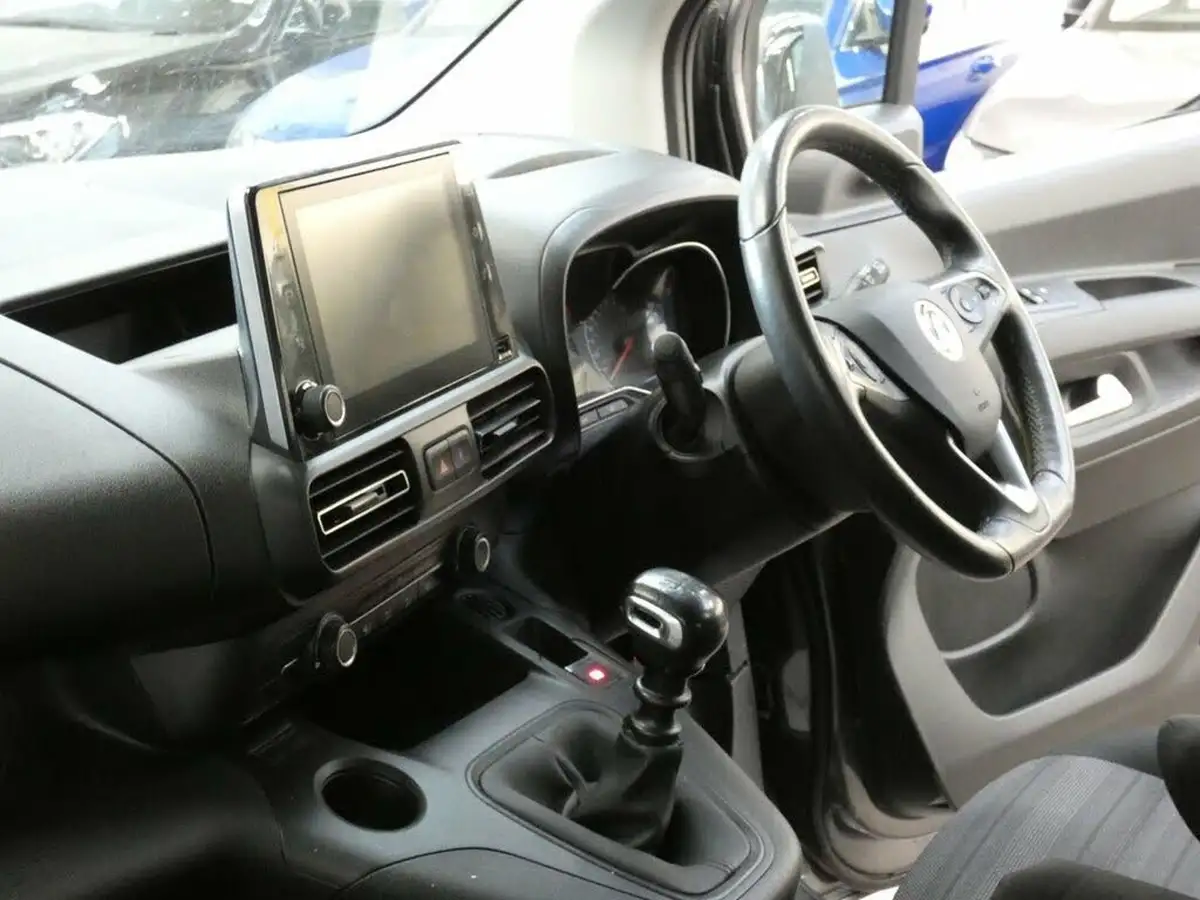 2022-vauxhall-combo-life-15-se-xl-100ps-big-45