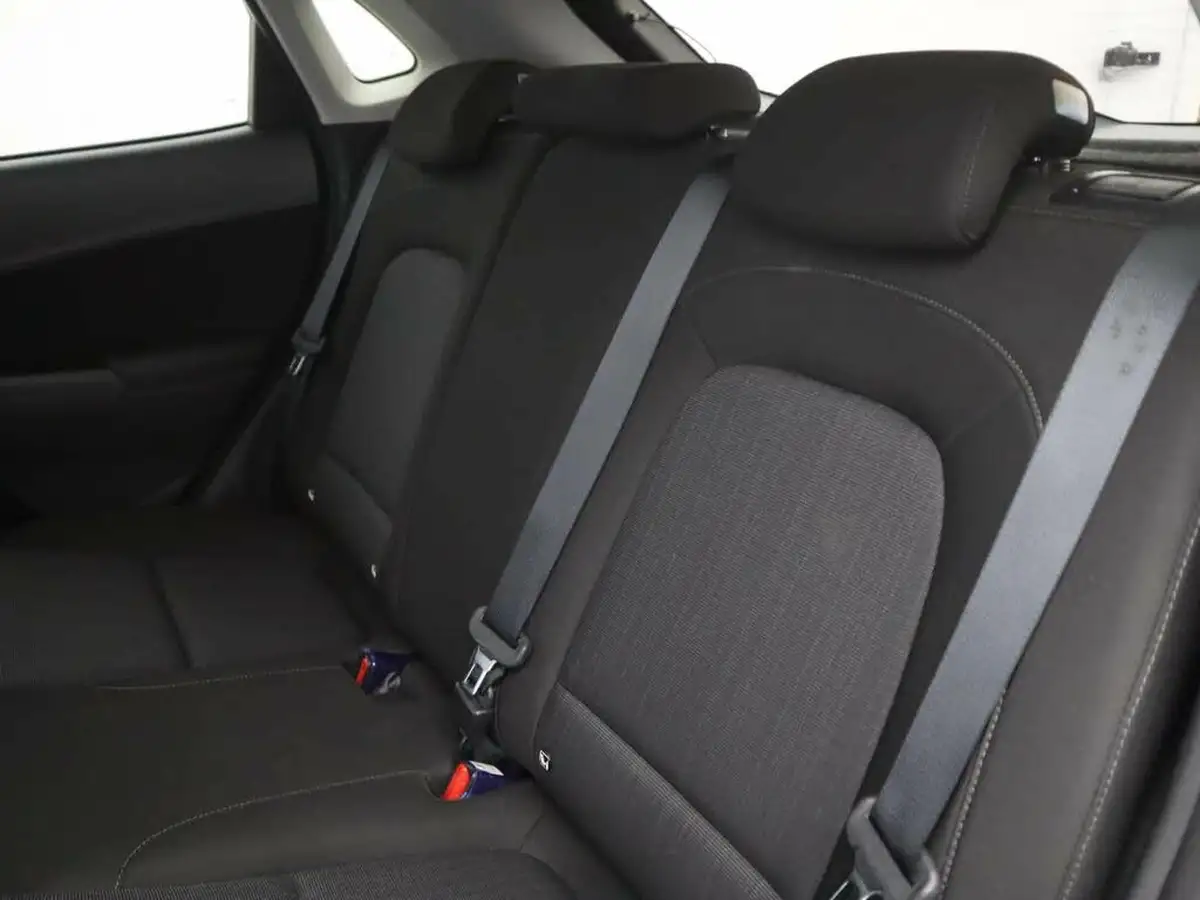 2022-hyundai-kona-16-gdi-premium-big-14
