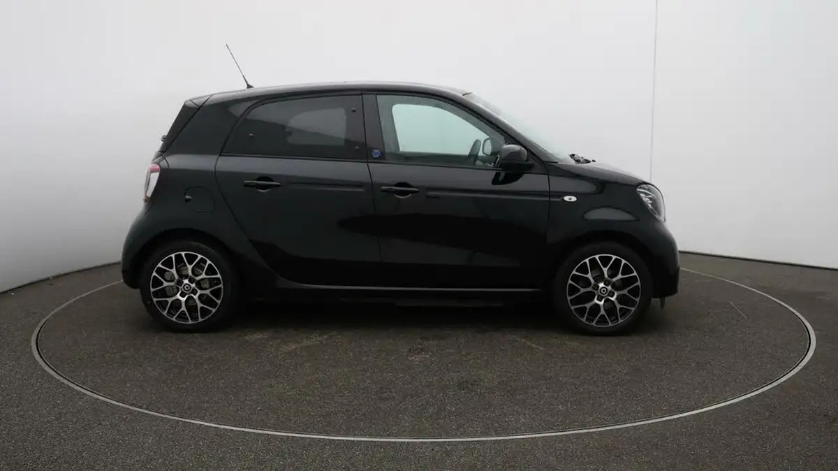 2021-smart-forfour-eq-exclusive-big-47