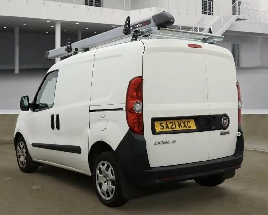 2021-fiat-doblo-cargo-16td-l1h1-sx-big-2