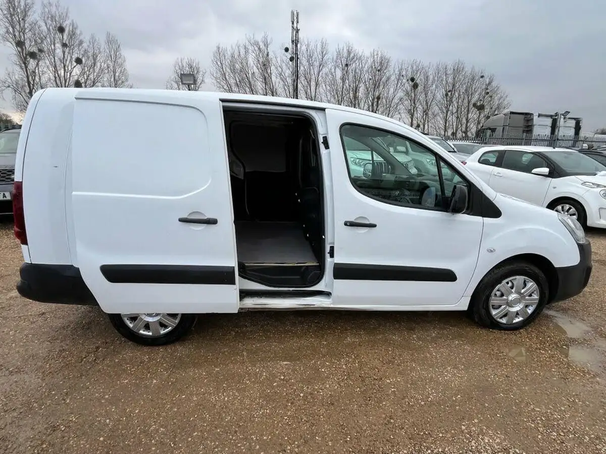 2018-citroen-berlingo-16td-l2-750-lx-panel-big-15