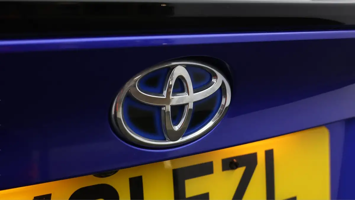2021-toyota-c-hr-18-vvt-i-dynamic-big-20