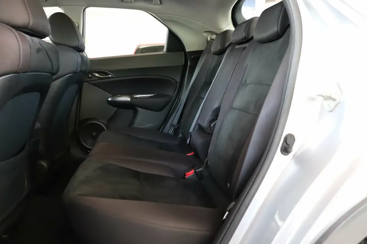 2011-honda-civic-18-es-t-big-35