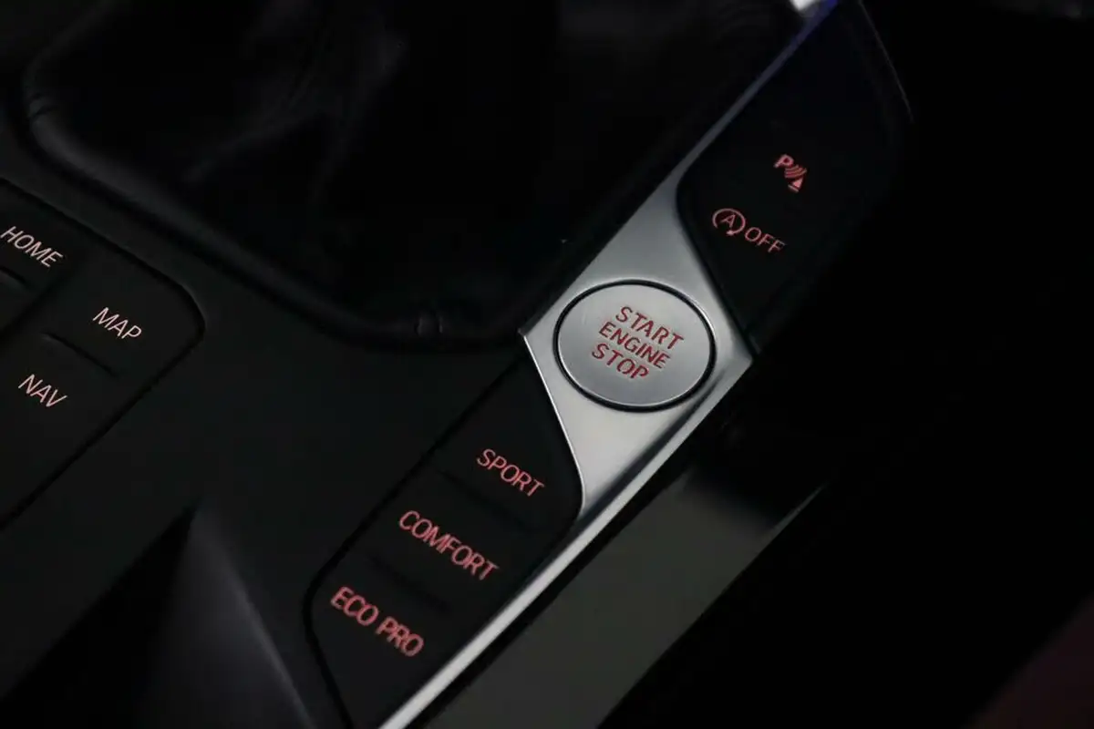 2020-bmw-1-series-20td-118d-m-sport-big-26