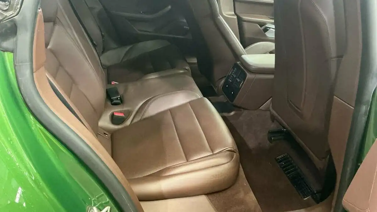 2021-porsche-taycan-e-base-476ps-performance-battery-plus-big-14