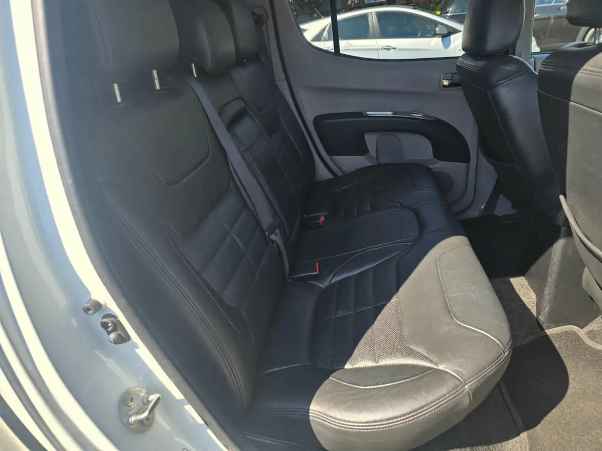 2012-mitsubishi-l200-25td-barbarian-eu-v-cab-big-18