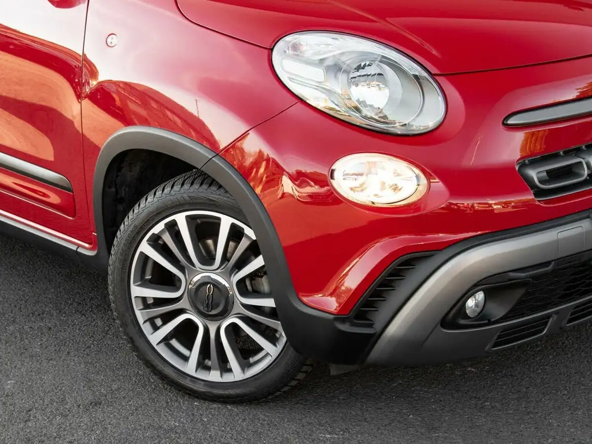 2018-fiat-500l-14-cross-big-10