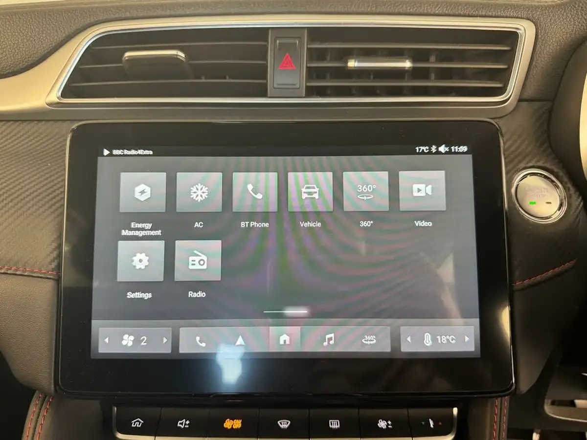 2022-mg-zs-suv-e-trophy-ev-176ps-big-35