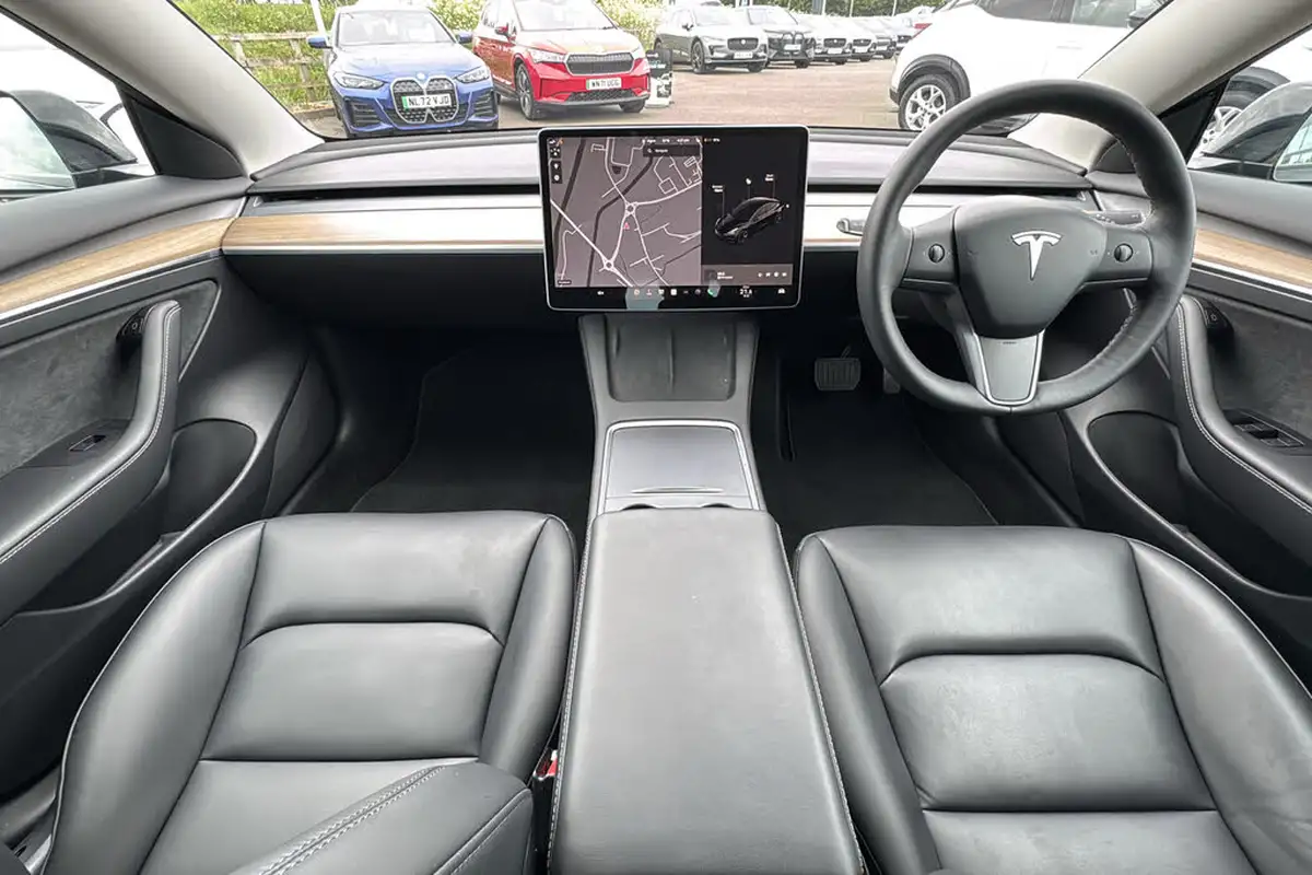 2021-tesla-model-3-e-standard-plus-big-7