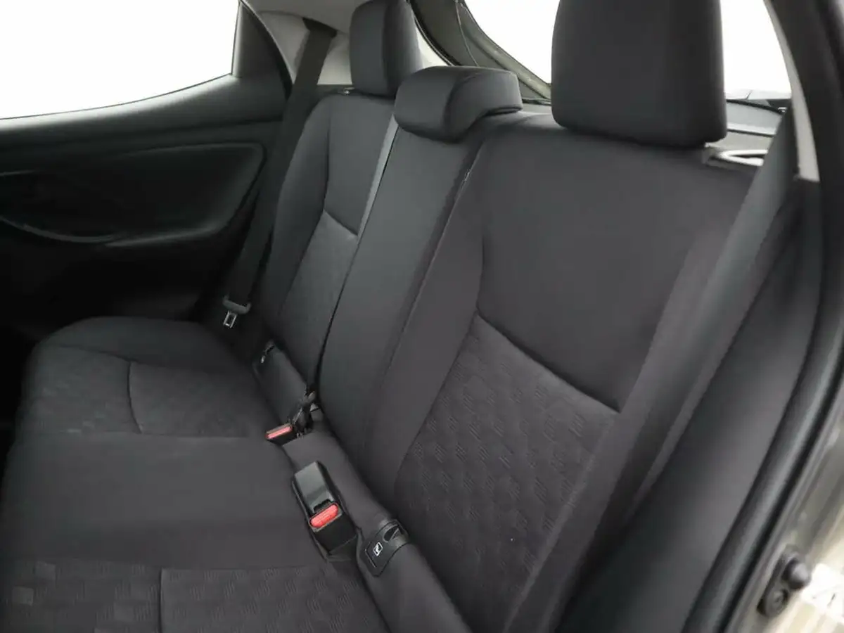 2024-toyota-yaris-15-vvt-i-icon-big-9