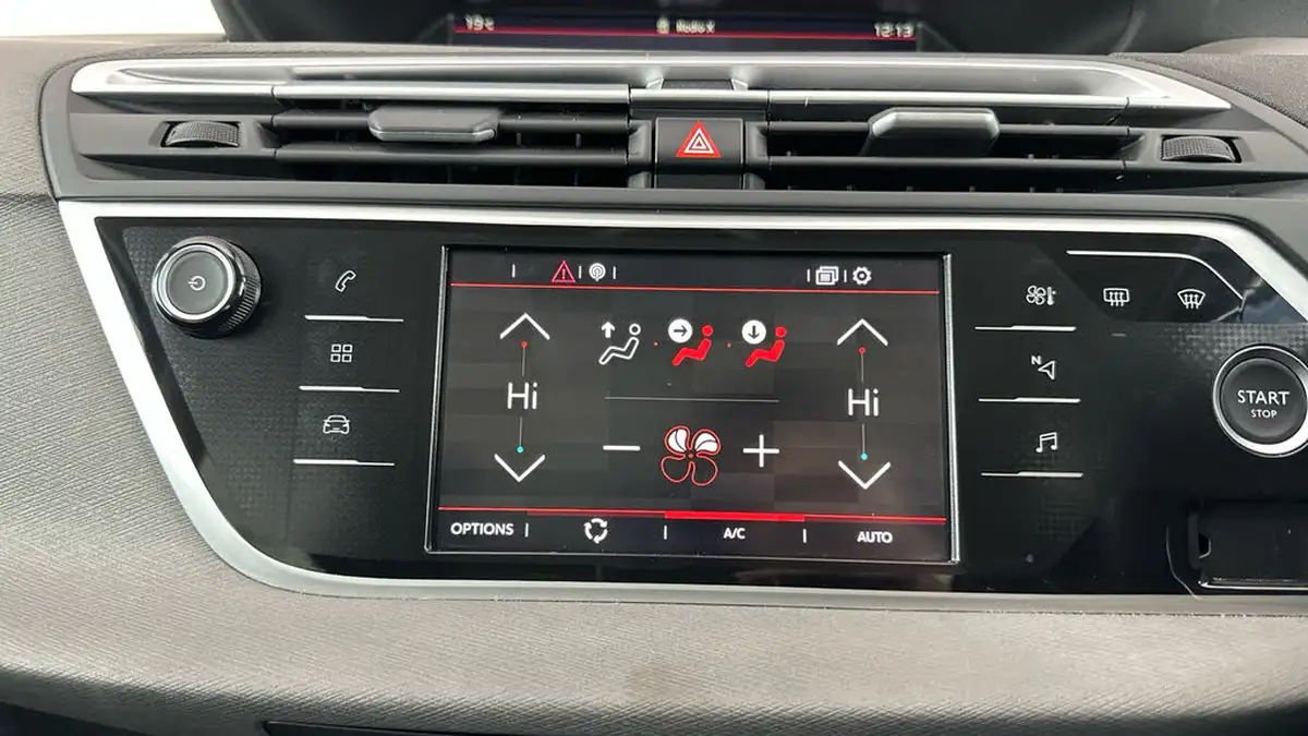 2022-citroen-grand-c4-spacetourer-12-puretech-shine-eat8-big-26
