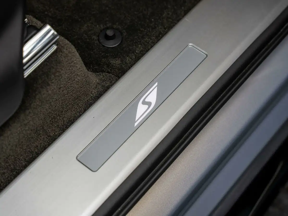 2022-bentley-bentayga-40-v8-s-big-21