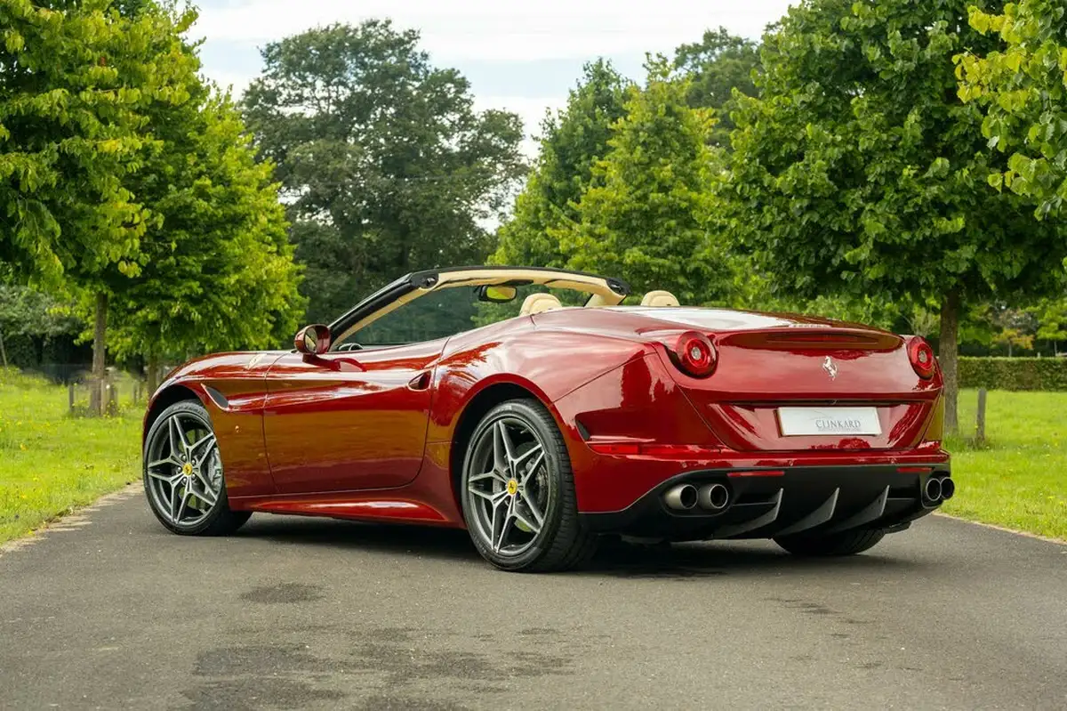 2015-ferrari-california-39-t-big-1