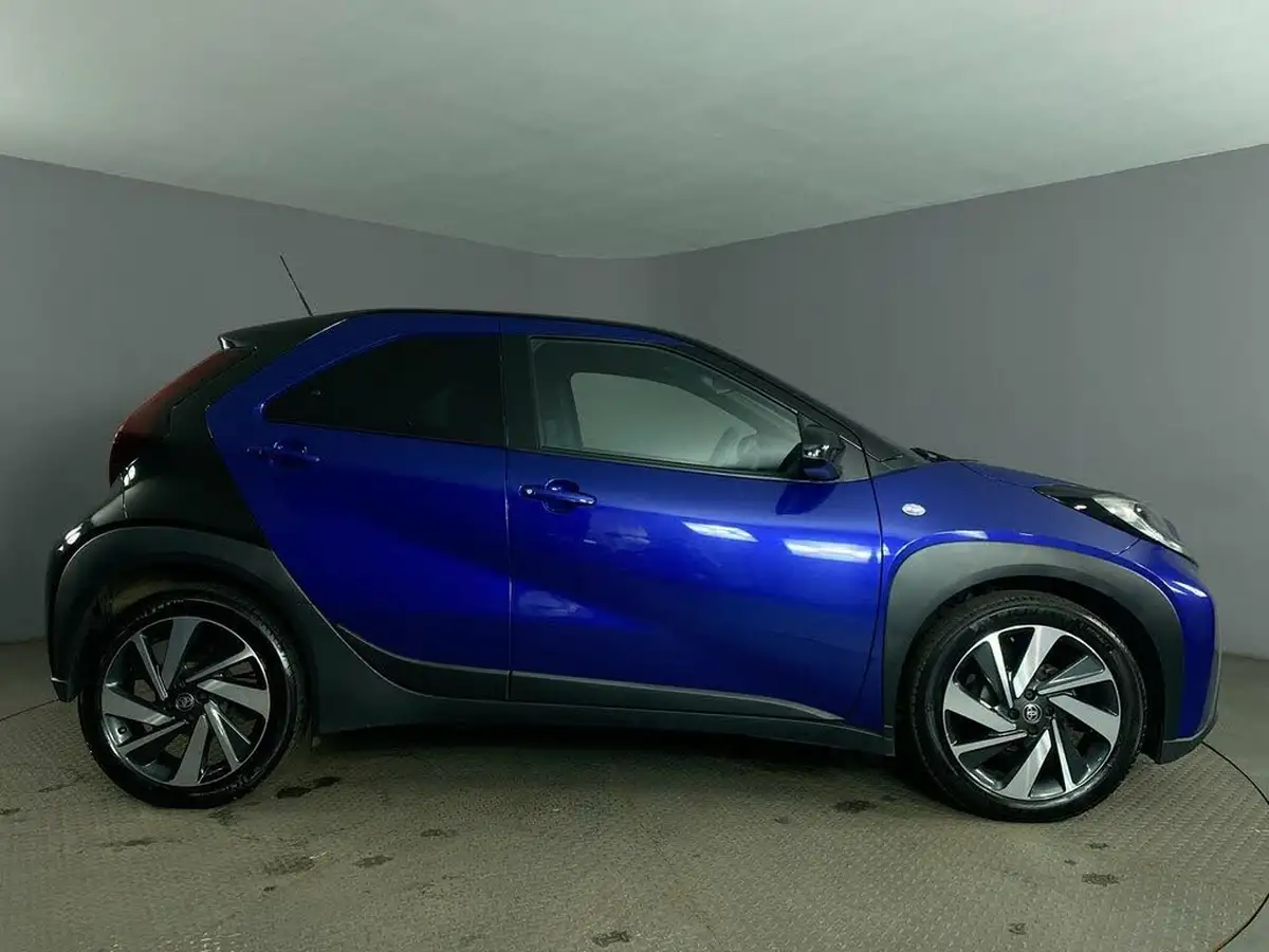 2023-toyota-aygo-x-10-vvt-i-edge-big-8