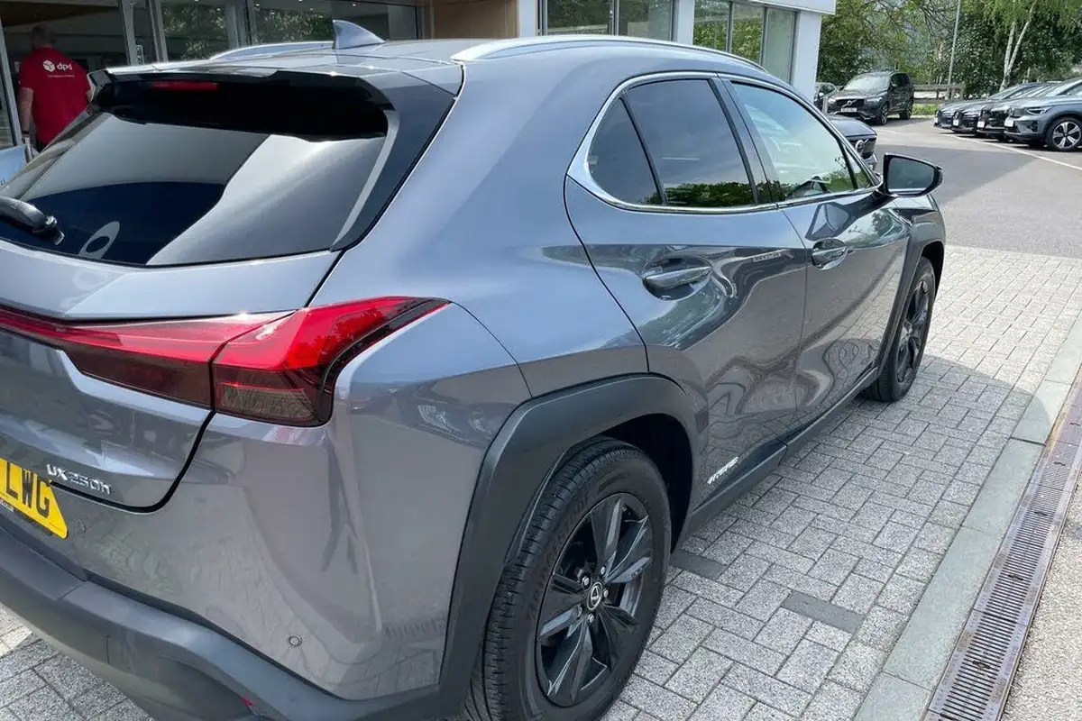 2021-lexus-ux-250h-20-ux-184bhp-without-navigation-big-13