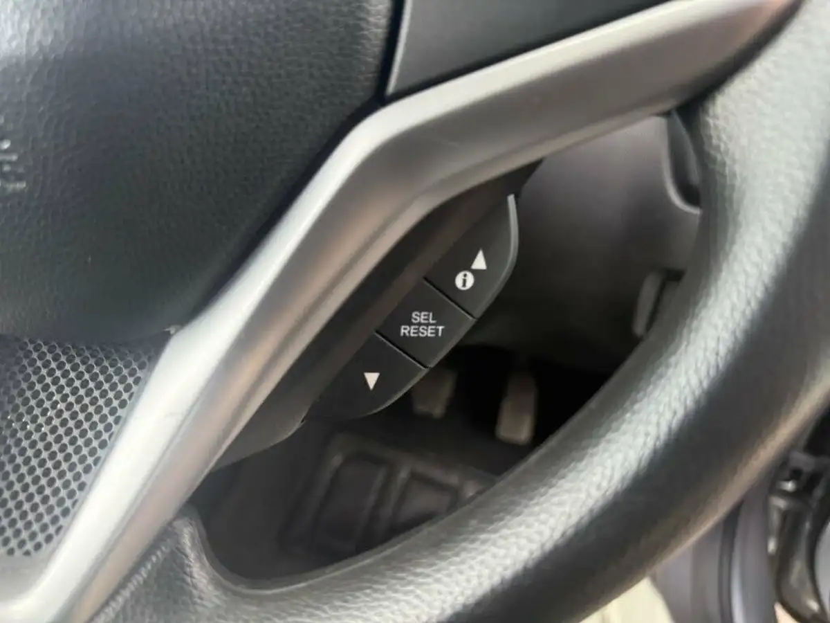 2017-honda-jazz-13-i-vtec-se-big-16