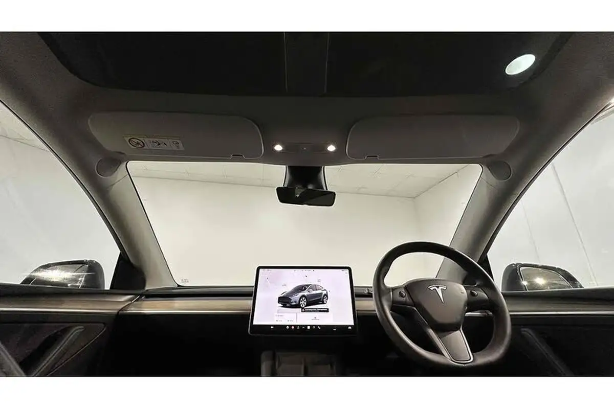 2022-tesla-model-y-e-long-range-big-1