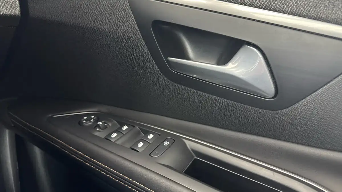 2019-peugeot-3008-suv-12-puretech-gt-line-big-21