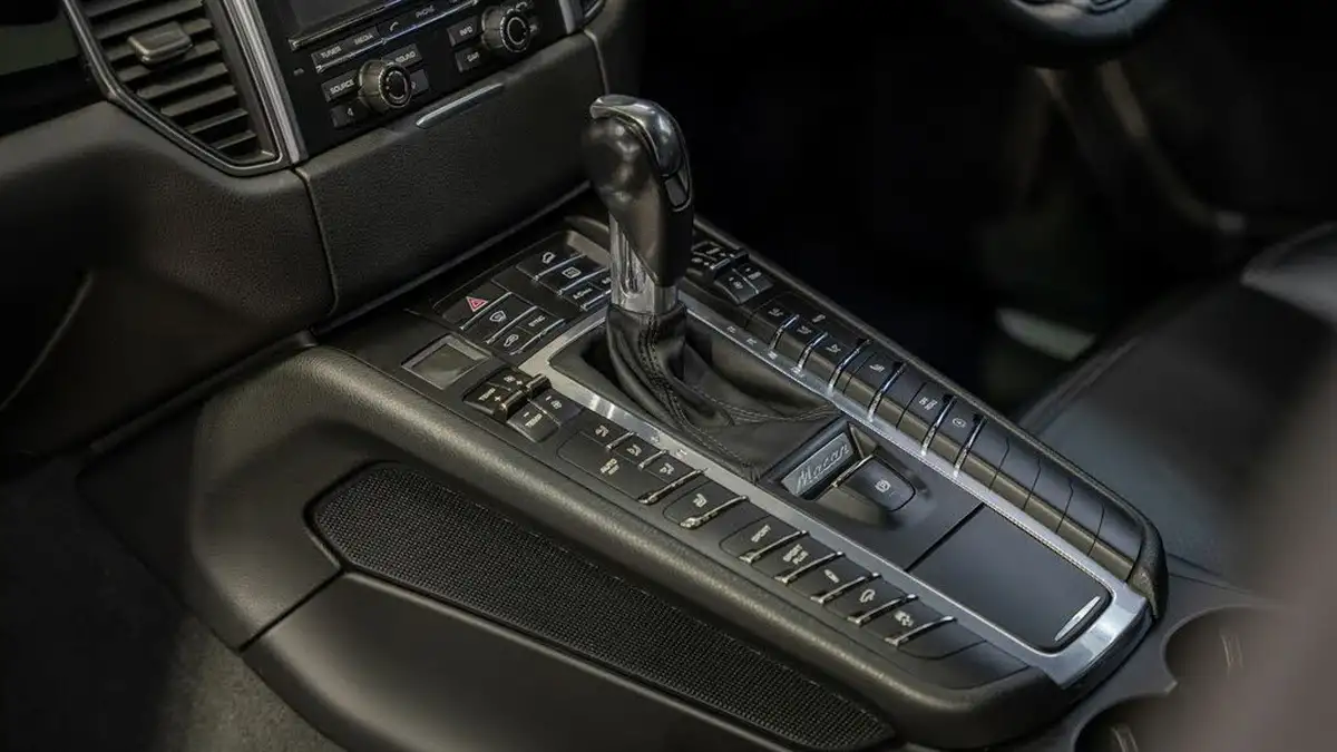 2014-porsche-macan-36-turbo-big-35