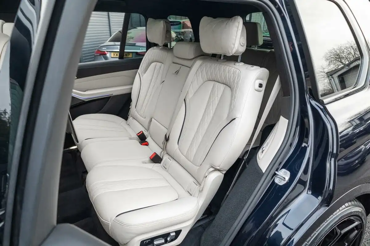 2020-bmw-x7-30td-m50d-big-18