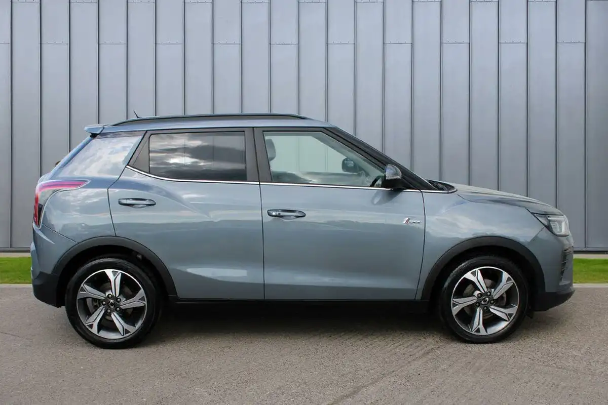 2023-kgm-ssangyong-tivoli-15-ultimate-big-7