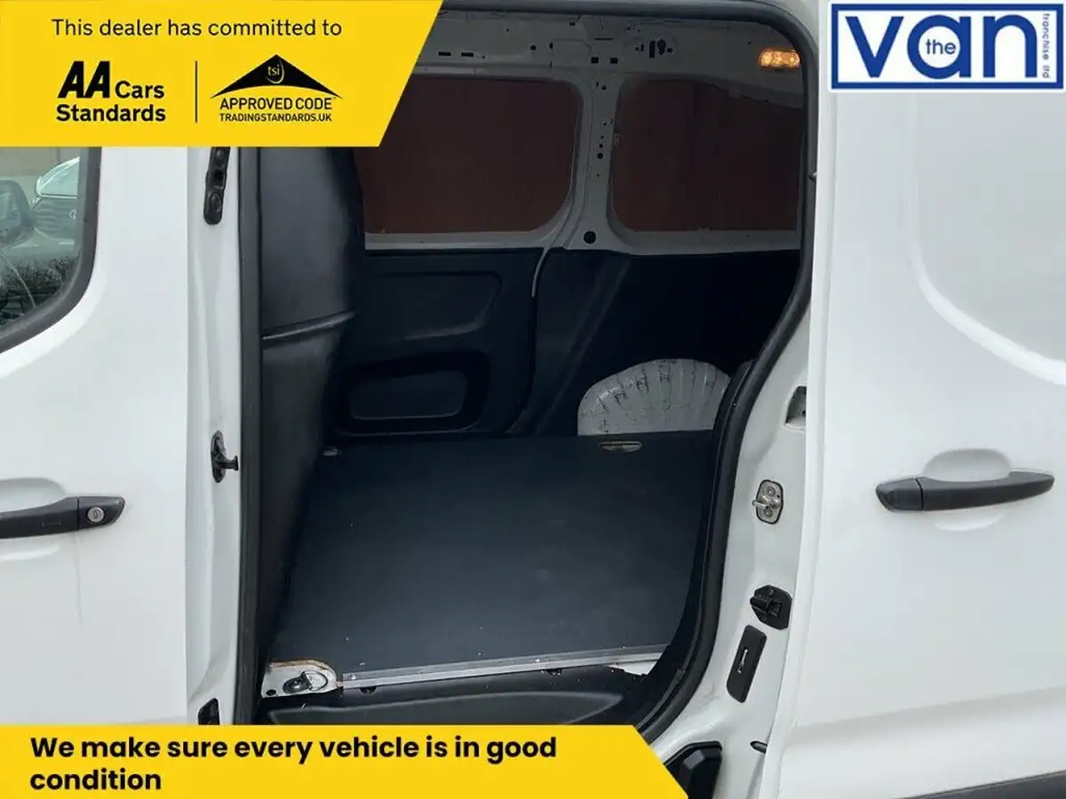 2019-citroen-berlingo-16bluehdi-650-x-panel-big-9