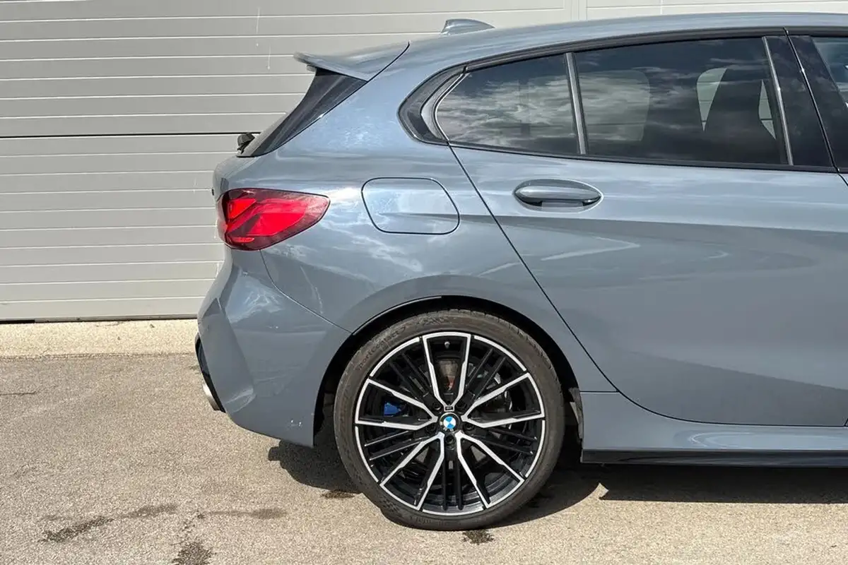 2021-bmw-1-series-20-m135i-xdrive-big-26