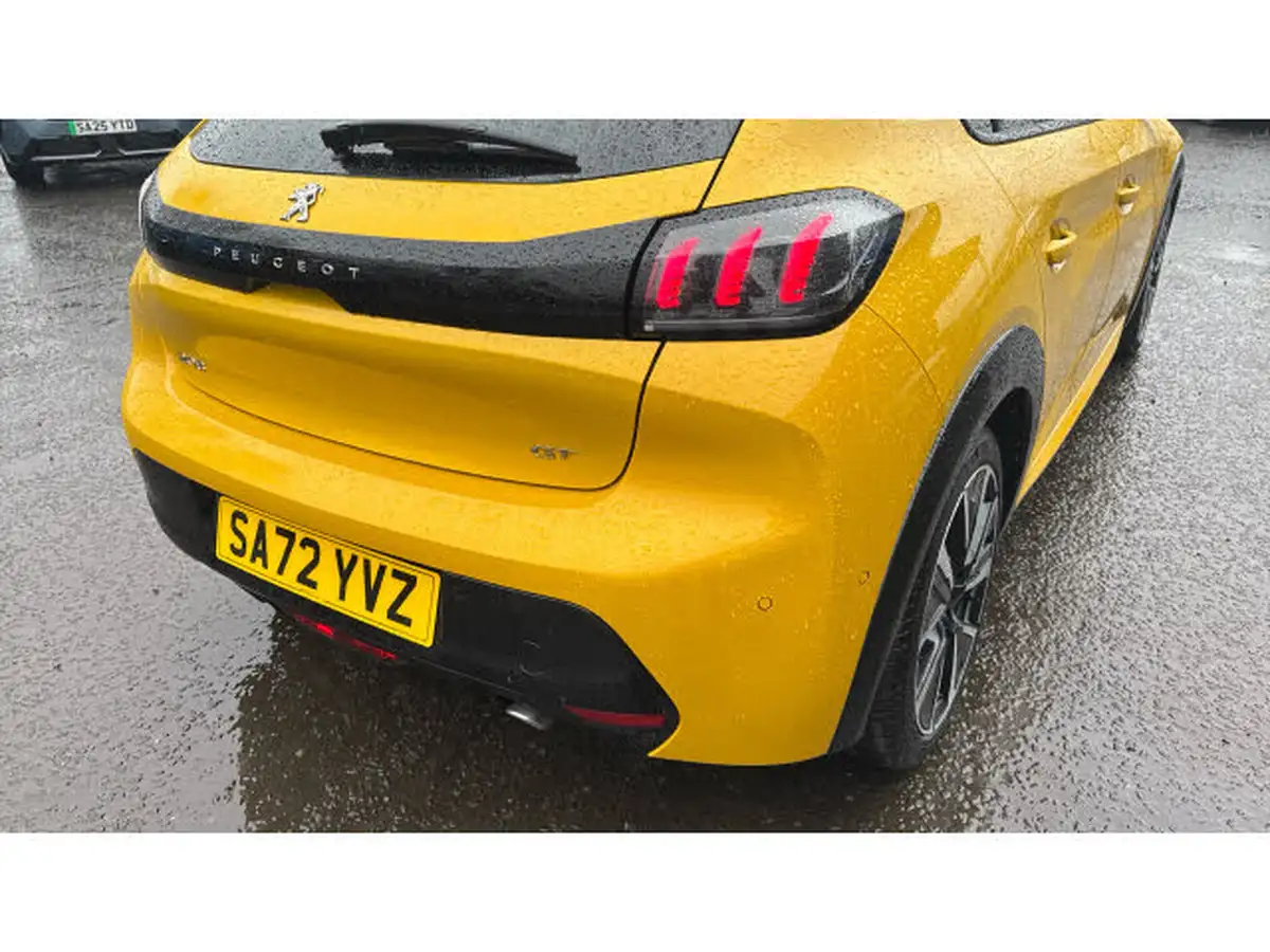 2021-peugeot-208-15-bluehdi-gt-line-big-42