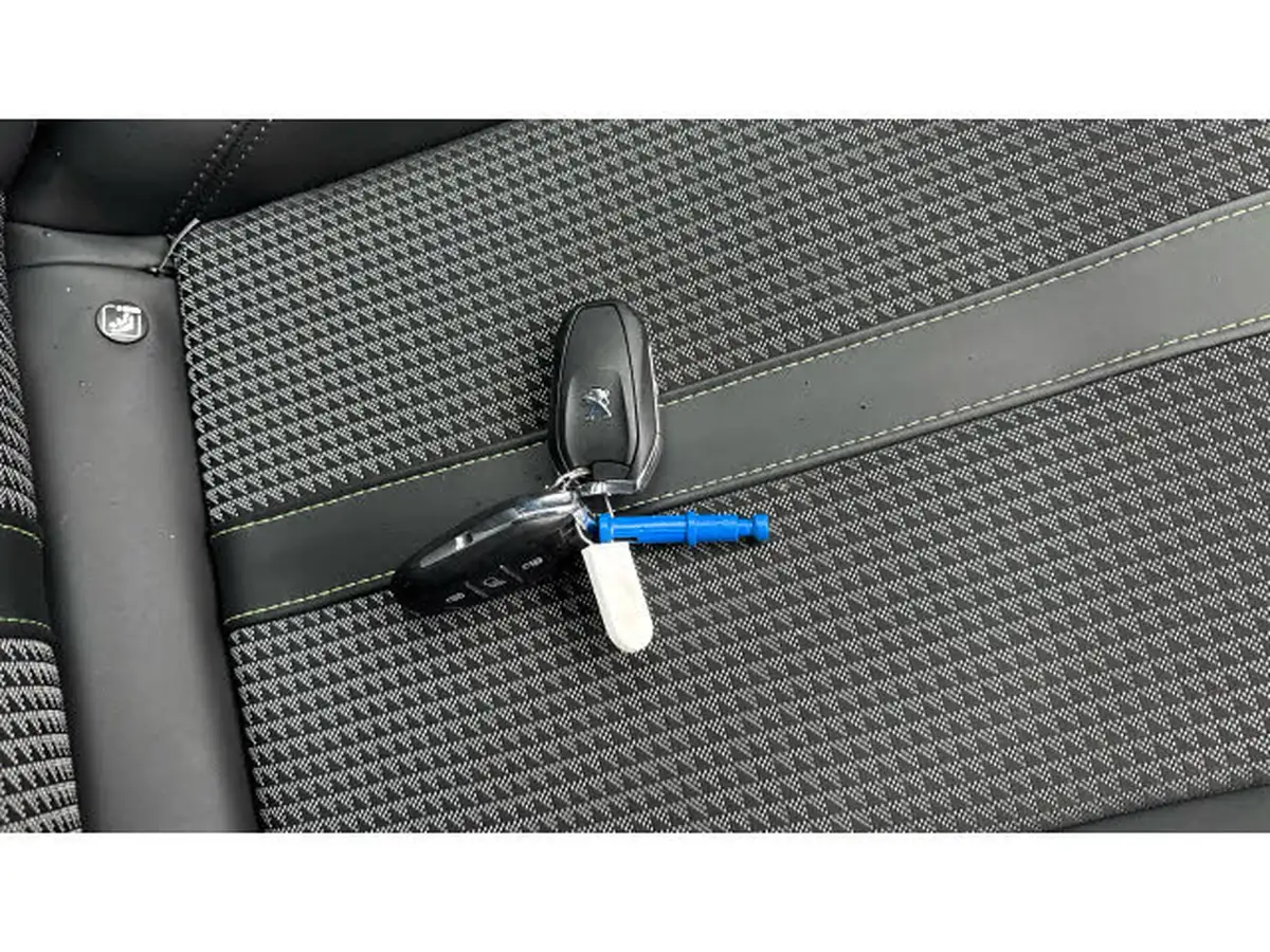 2021-peugeot-208-15-bluehdi-gt-line-big-18