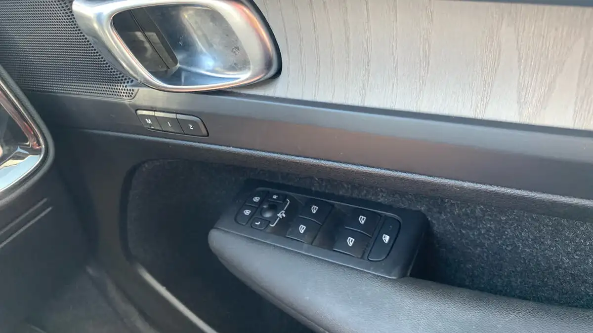 2020-volvo-xc40-20-t4-inscription-pro-big-21