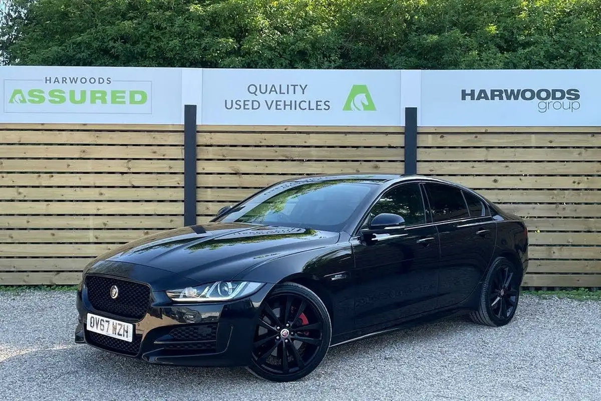 2018-jaguar-xe-20i-r-sport-249ps-1998cc-big-11