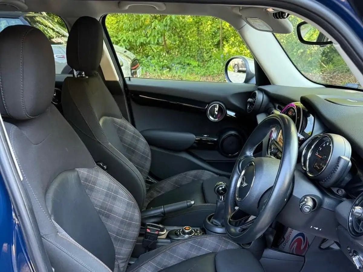 2017-mini-cooper-20-cooper-s-seven-media-xlss-5d-big-20