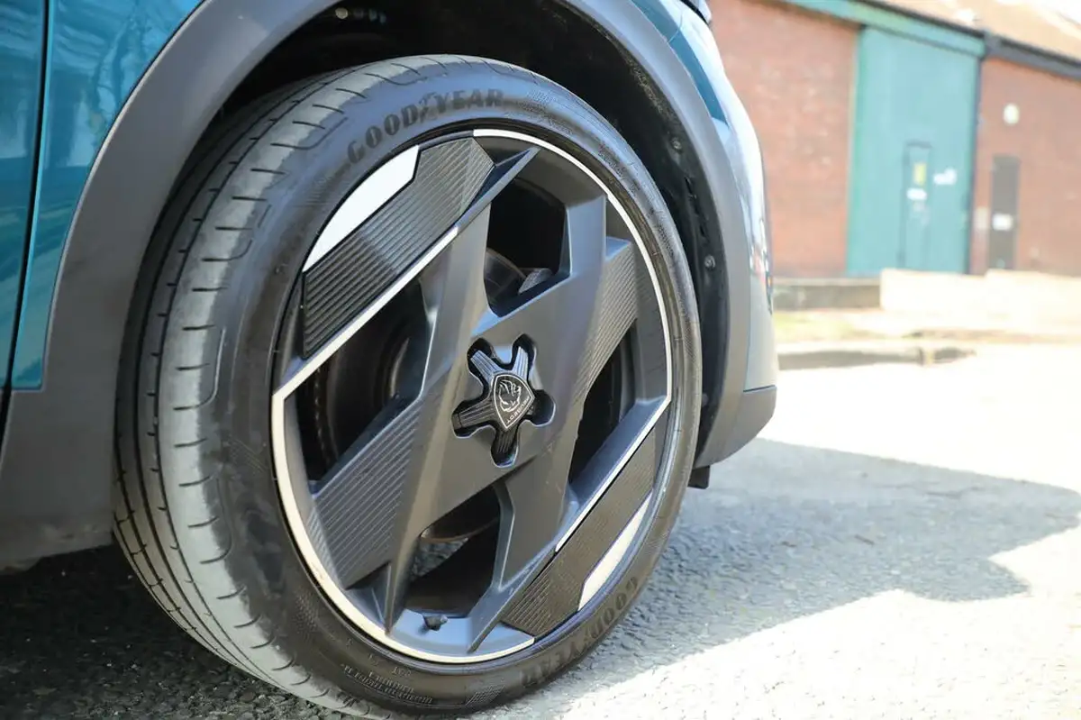 2023-peugeot-408-16-puretech-gt-225ps-big-8