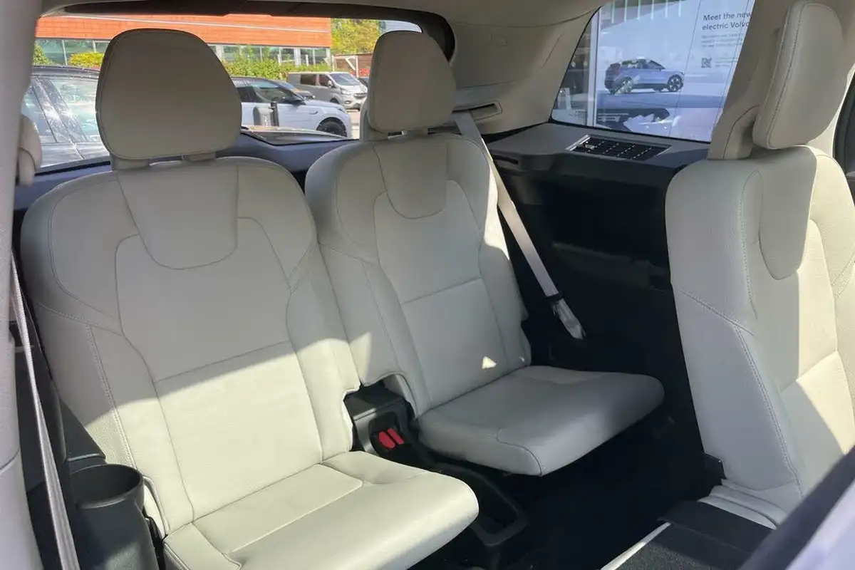 2024-volvo-xc90-20-t8-plus-big-6